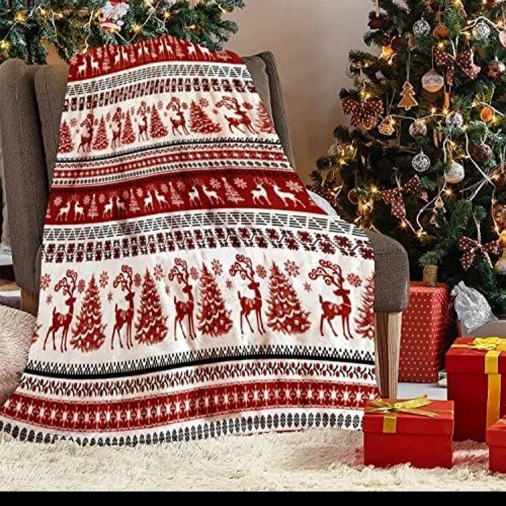 Holiday throw blanket 🎄